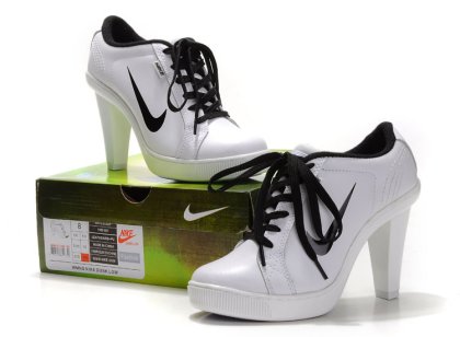 Nike White/Black Heel Pumps Product Detail 1